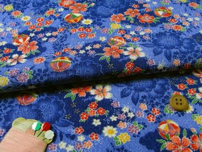 ちりめん生地・かすみ桜に手まり(青) 10cm単位 切り売り