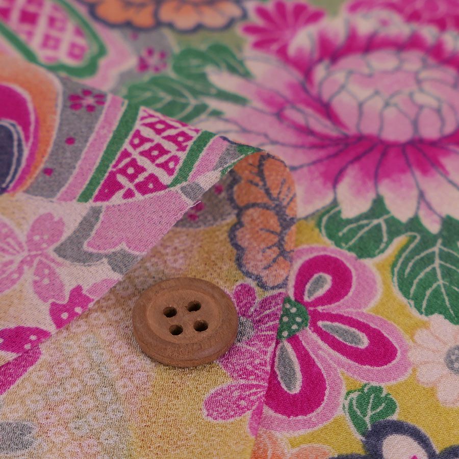 一越ちりめん・しぼりに花のし小槌文様（黄緑）