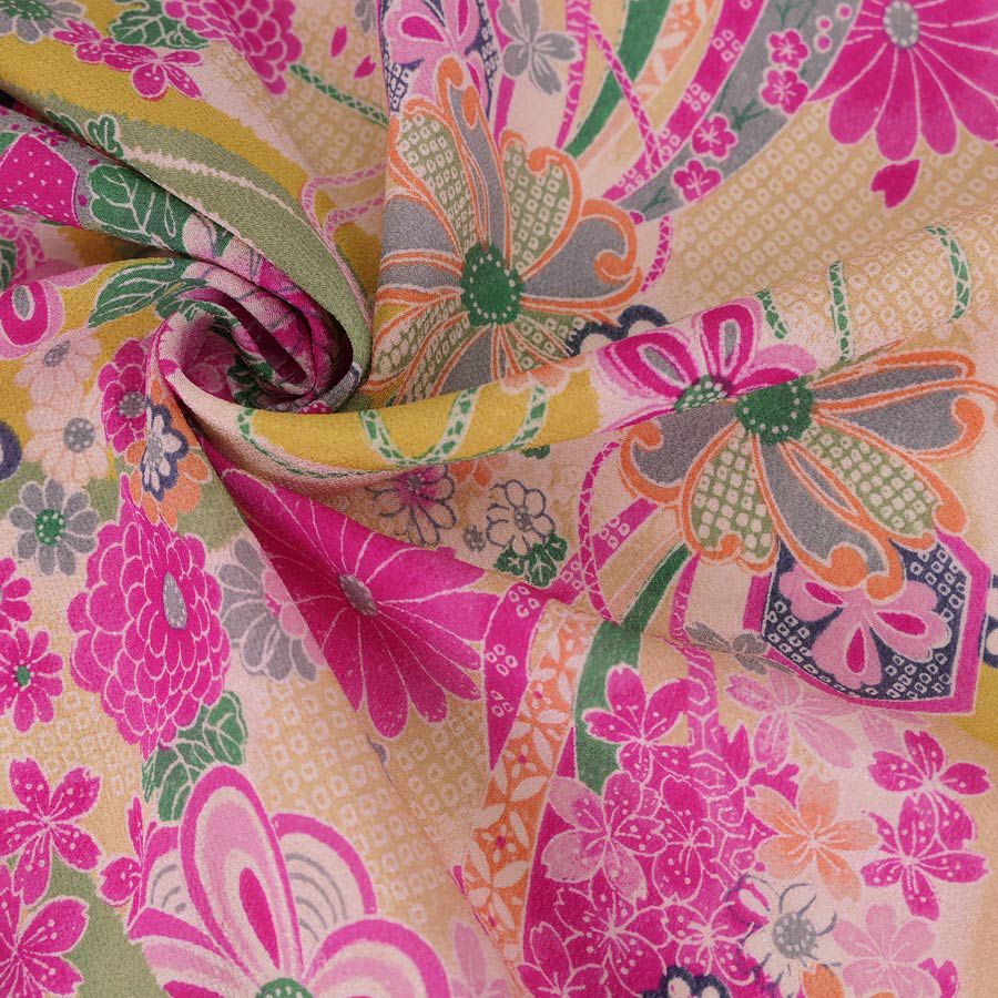 一越ちりめん・しぼりに花のし小槌文様（黄緑）