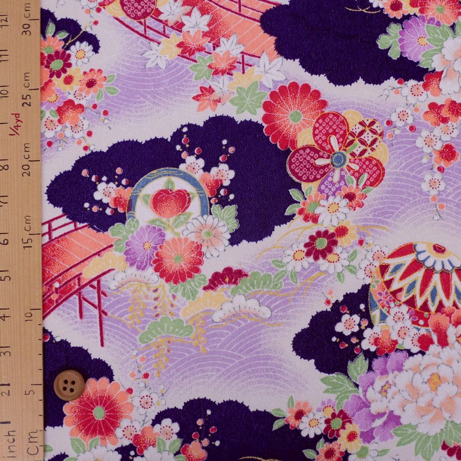 一越ちりめん・波文様に花（紫）
