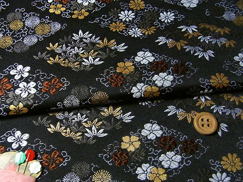 黒地に金つづれ つばき - 着物・浴衣