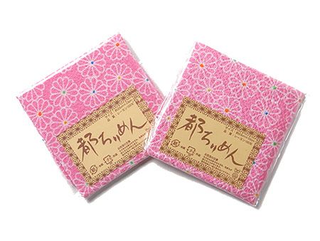 ちりめんカットクロス・菊紋（ピンク）23×33cm