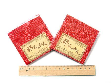 ちりめんカットクロス・鮫小紋（赤）23×33cm