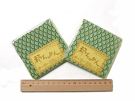 ちりめんカットクロス・青海波（緑）23×33cm