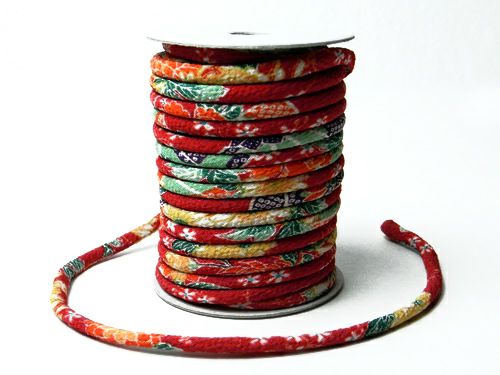 ちりめん丸ひも・柄・３ミリ（実寸約4ミリ）　華笠・赤