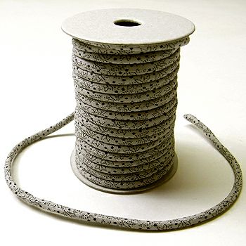 木綿の丸ひも・小紋柄・３ミリ（実寸約3-4ミリ）　笹の葉・灰