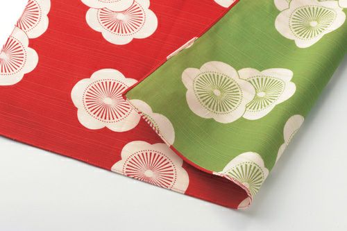 チーフ48cm角リバーシブル　伊砂文様・梅　赤/緑