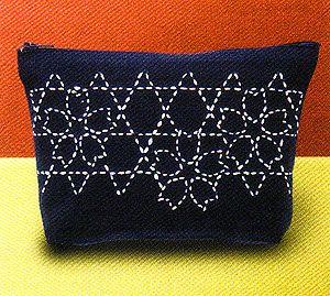 刺し子キット・ポーチ（桜・紺）