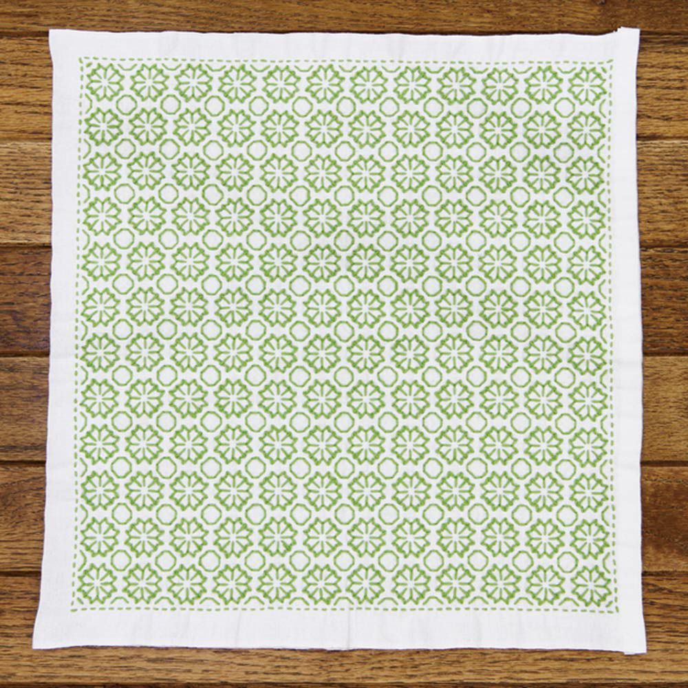 刺し子キット・一目刺しの花ふきん 菊の花（白）