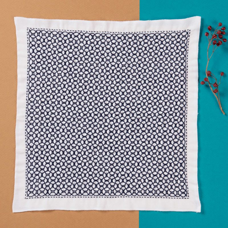 刺し子キット・くぐり刺しの花ふきん 銭亀