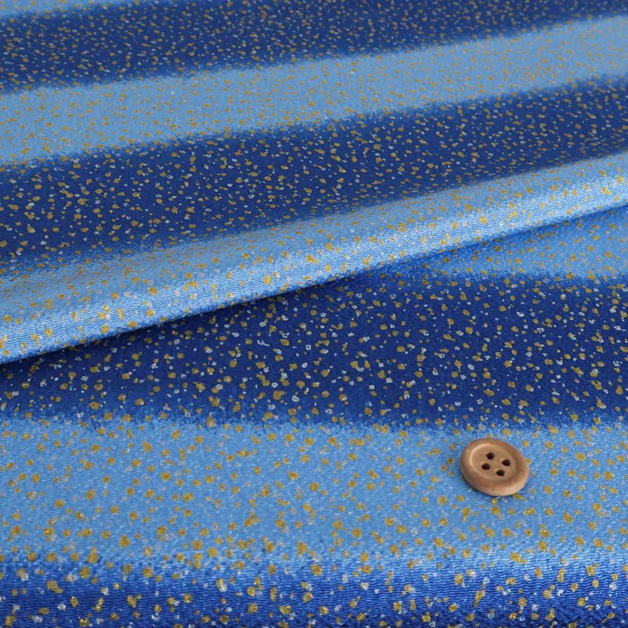 ちりめん生地 段ぼかしに金銀ふぶき(青)