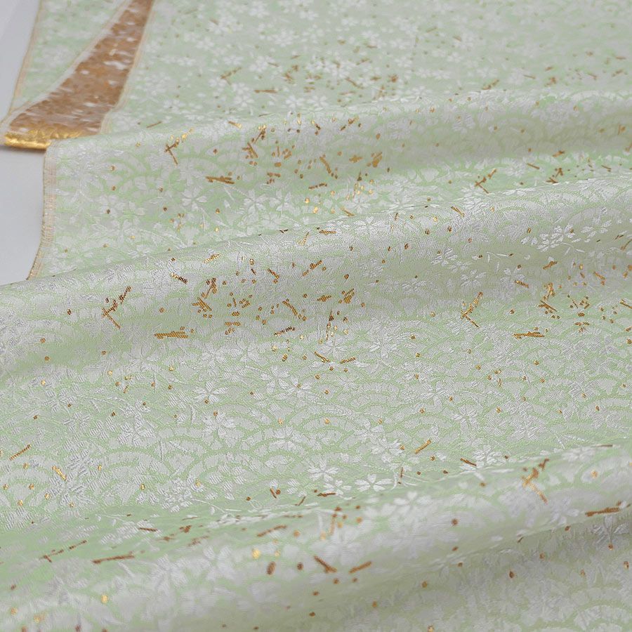 金襴生地(金らん) さくら青海波に金散らし(淡わさび)