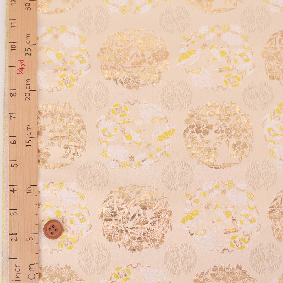 金襴生地(金らん) 花丸と宝尽くし(クリームベージュ)