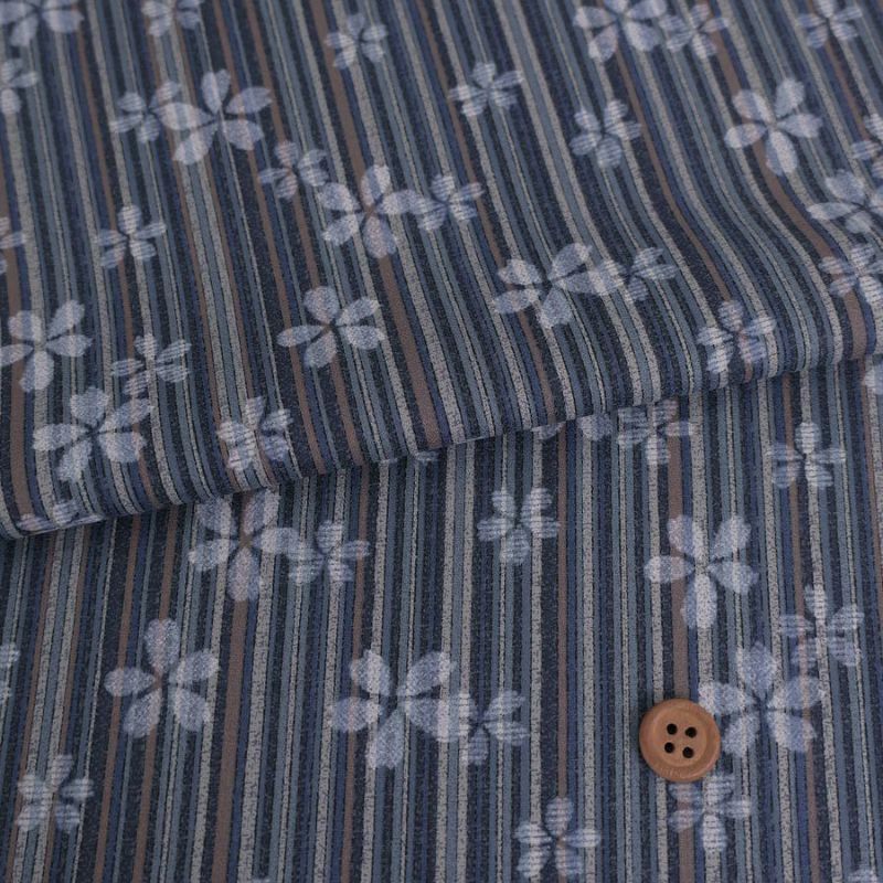 和柄コットン生地 アムンゼン からふる縞に桜(藍色) 紺色 藍染め風 浴衣 甚平 洋服 ソーイング