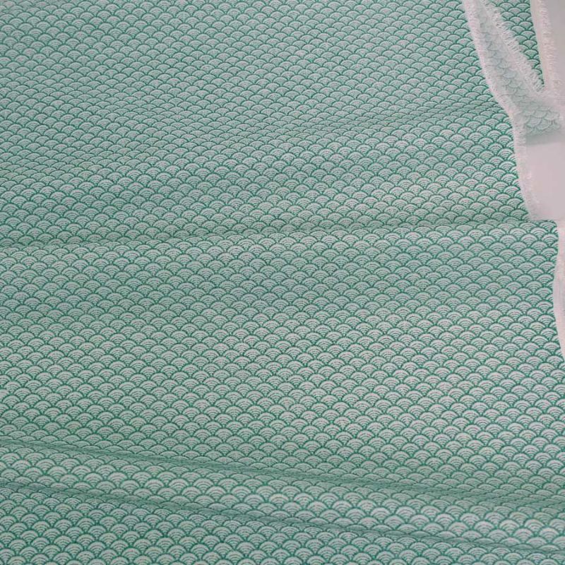 ちりめん生地 干支向き 煌めく青海波(グリーン) 10cm単位 切り売り縮緬 巳年へび 青緑 正月飾り ぬい衣装 伝統文様 ラメ ハンドメイド