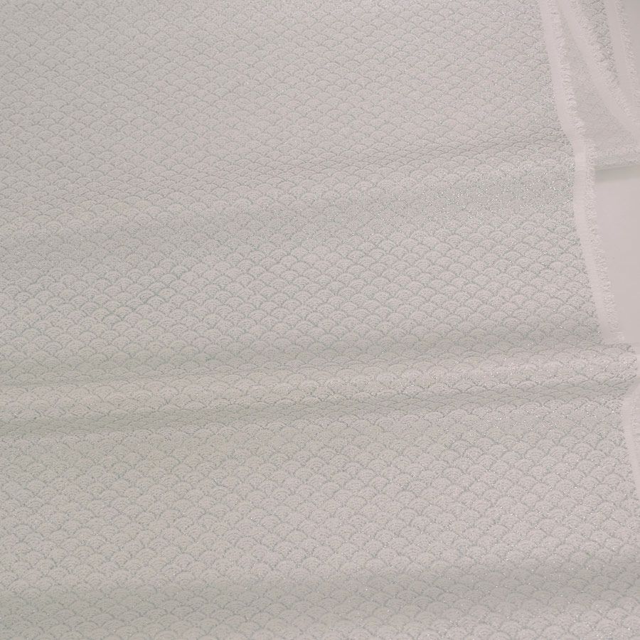 ちりめん生地 干支向き 煌めく青海波(シルバー) 10cm単位 切り売り鬼縮緬 巳年へび キラキラ 正月 銀 手芸生地