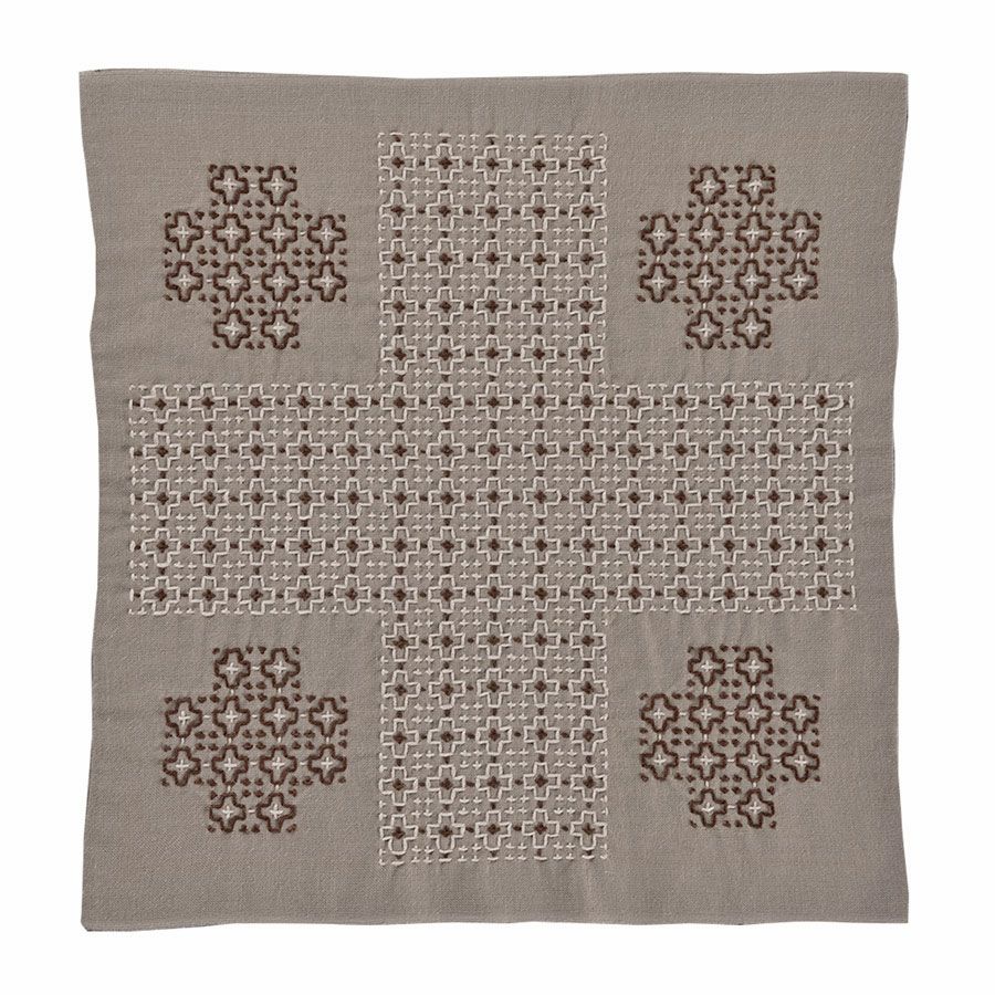 刺し子キット 花ふきん Textile Lab・Pray 祈り (トープ) オリムパス製絲刺子キット AYUFISH int. ひとめ刺し技法