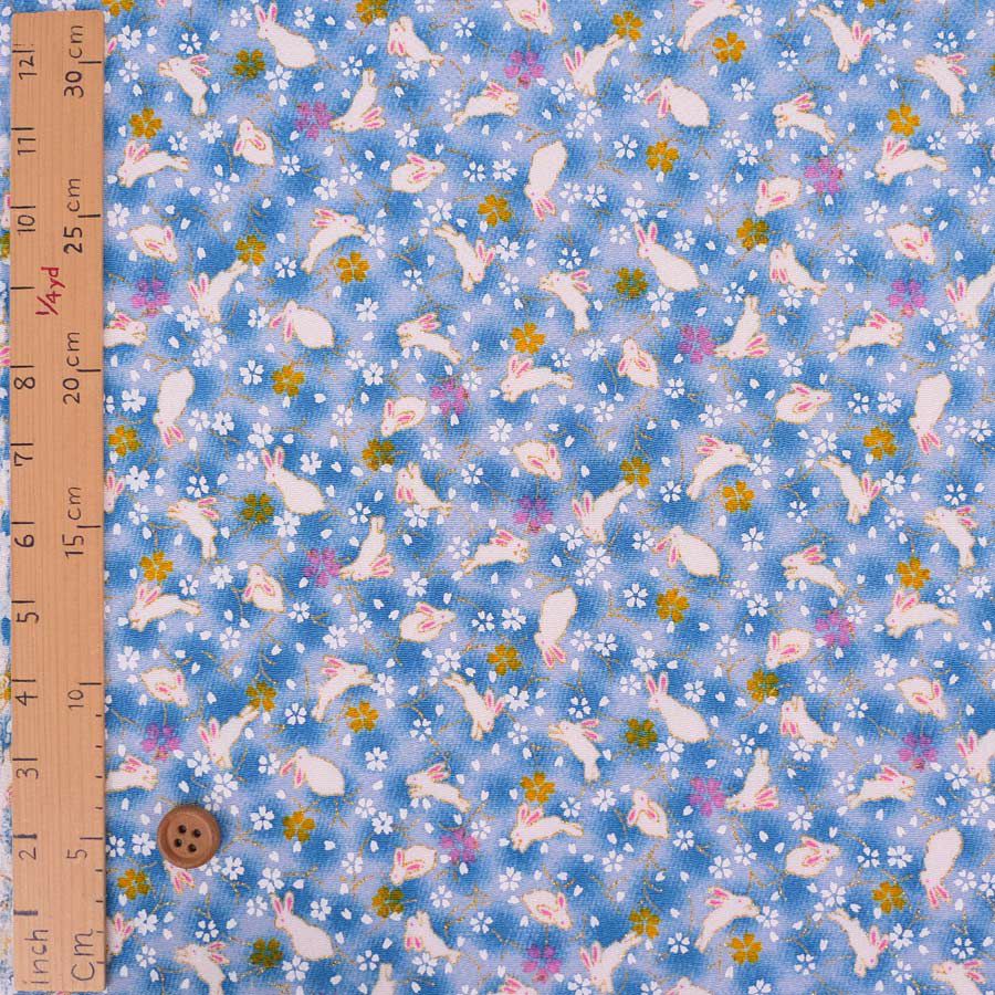 ちりめん生地・うさぎと桜(水色) 10cm単位 切り売り レーヨンちりめん生地 ウサギ柄縮緬 兎兔さくら 可愛いチリメン