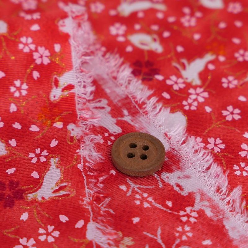 ちりめん生地・うさぎと桜(赤) 10cm単位 切り売り レーヨンちりめん生地 ウサギ柄縮緬 兎兔さくら 可愛いチリメン