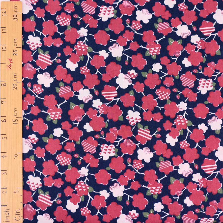 和柄コットン生地 模様の枝梅(紺色) 10cm単位 切り売り 和風柄シーチング 和調木綿甚平生地 和モダン コッカ梅柄布地