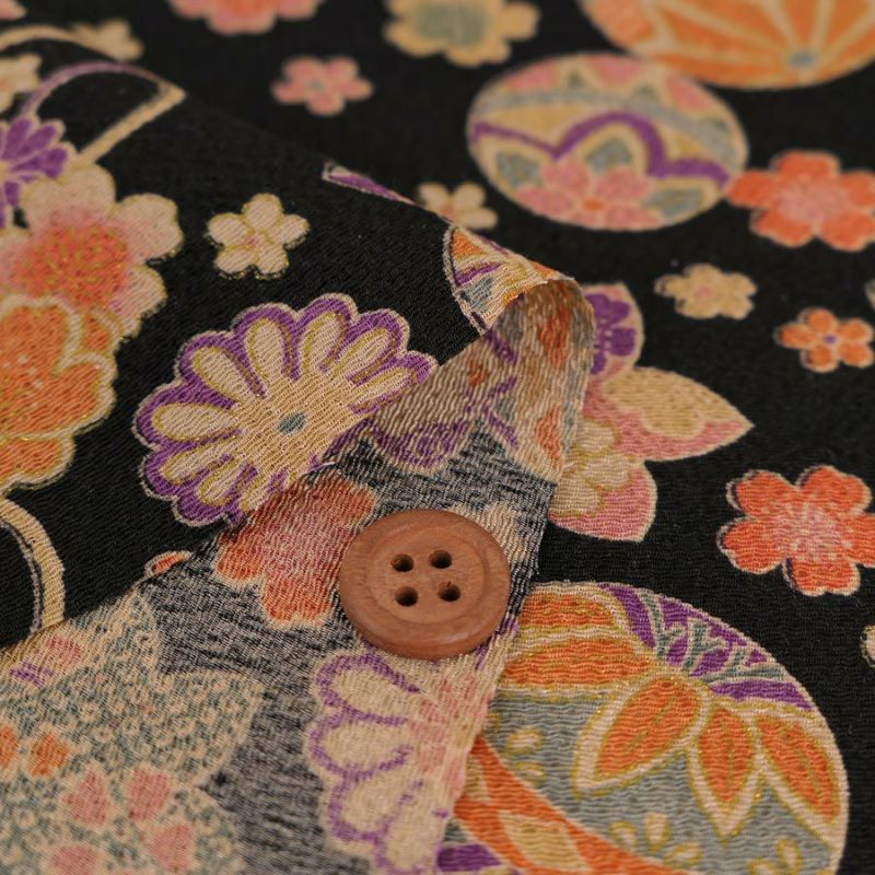 古布調ちりめん生地 手まりと和の花(黒) 10cm単位 切り売り アンティークチリメン 古典柄 花柄 手毬柄 手鞠柄 てまり柄