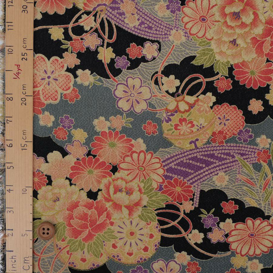 古布調ちりめん生地 雲取り地に花と橋(黒) 10cm単位 切り売り レーヨンチリメン布地 縮緬手芸用 古典柄 アンティーク調伝統柄