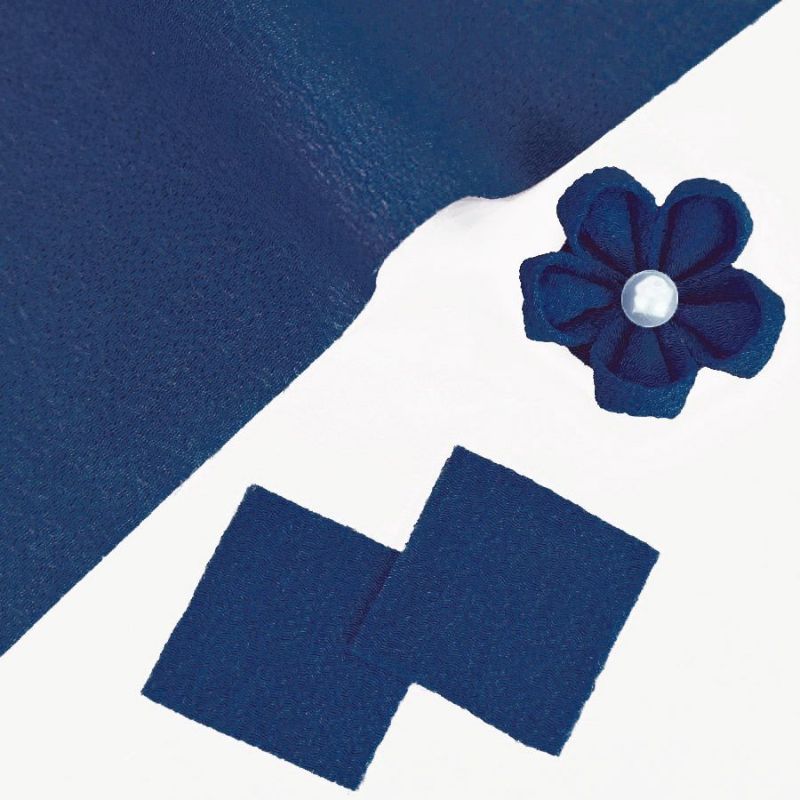 つまみ細工用カット済み生地・一越ちりめん(薄紺) 3cm角 裁断済みひとこしちりめん カット済縮緬布地 30ミリ角 瑠璃紺色裁断済みひとこしちりめん カット済縮緬布地 30ミリ角 瑠璃紺色