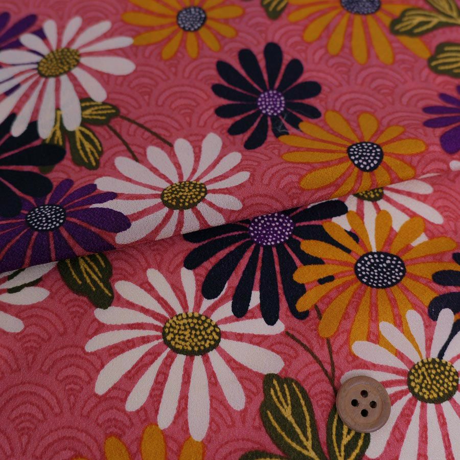 一越ちりめん生地 青海波に菊(ピンク) 10cm単位 切り売り ひとこしちりめん布地 縮緬チリメンモダン花柄 おしゃれ和風