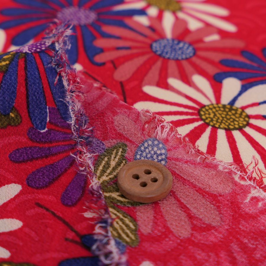 一越ちりめん生地 青海波に菊(赤) 10cm単位 切り売り ひとこしちりめん布地 縮緬チリメンモダン和風柄 花柄 おしゃれ