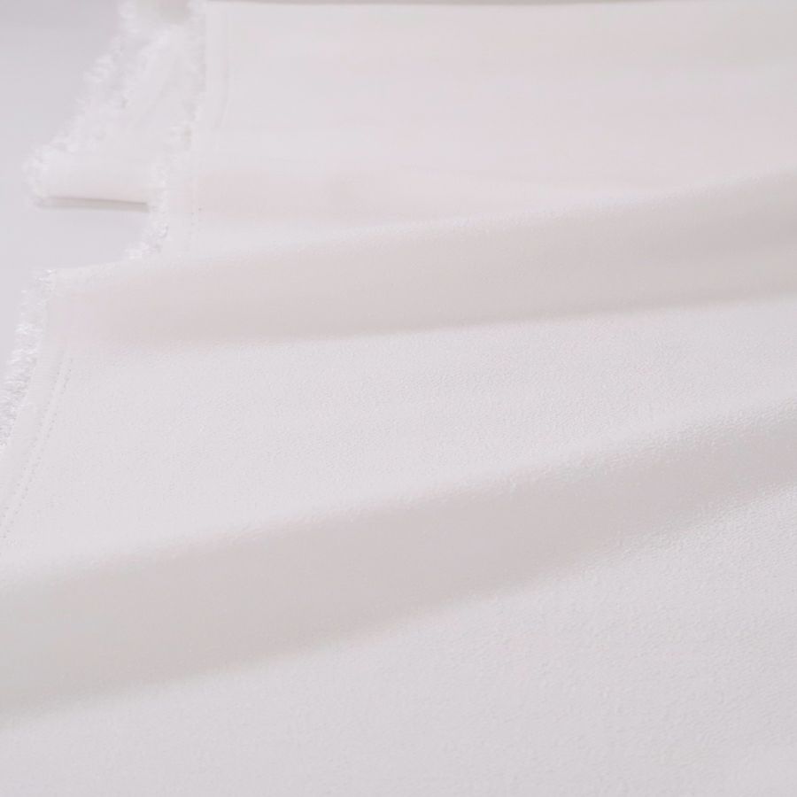 つまみ細工用カット済み生地・一越ちりめん(しらゆり色) 3cm角 裁断済みひとこしちりめん カット済縮緬布地 3センチ角 純白色