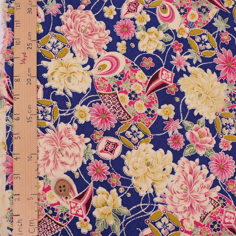 一越ちりめん生地 吉祥菊花柄(紺) 10cm単位 切り売り 古布縮緬風 手芸用チリメン布地 青紺色 ひとこしちりめん 菊柄