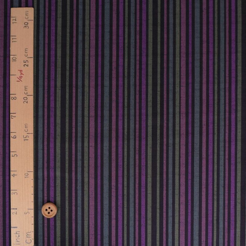 和柄コットン生地 多色の滝筋縞模様(深紫) 10cm単位 切り売り 滝筋染文様 サザンクロス 和調木綿布地 ストライプ柄 パープル