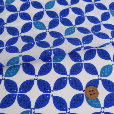 コットン生地 おさかな七宝(白/青) 10cm単位 切り売り