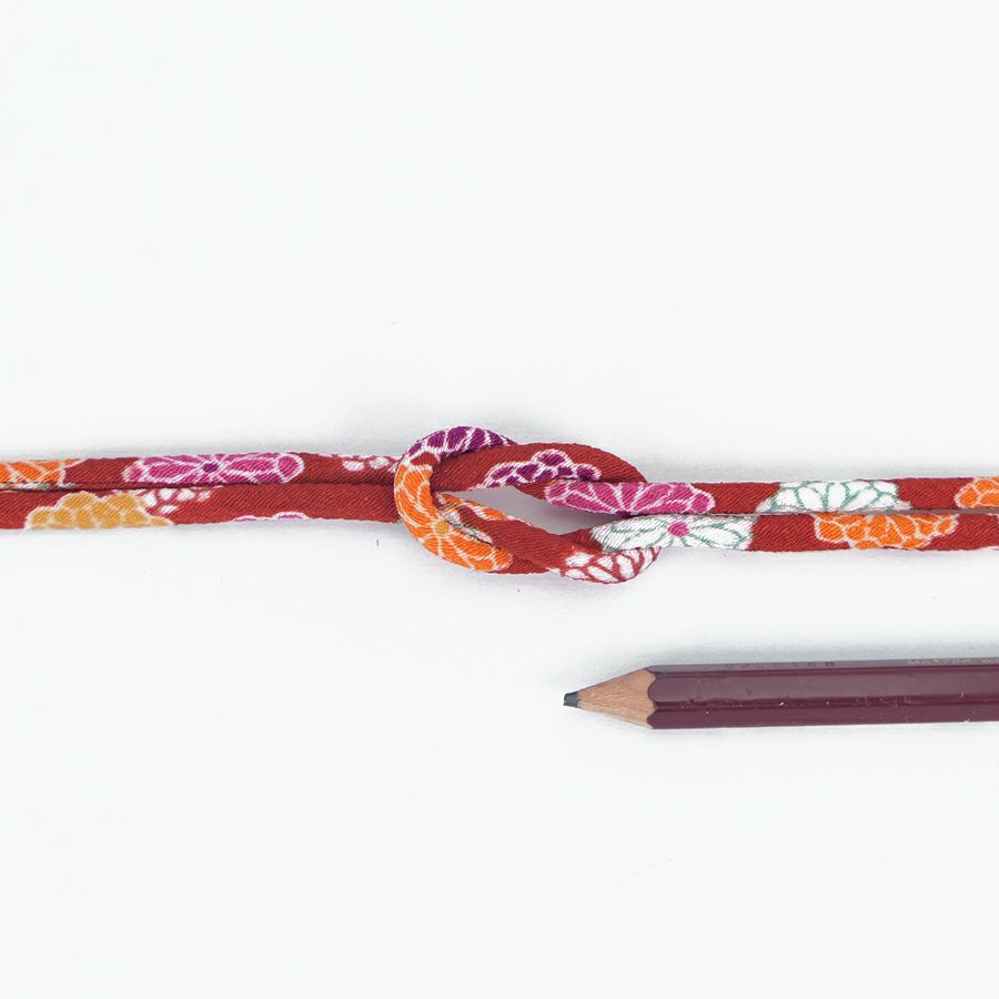 ちりめん丸ひも・柄・3ミリ(実寸約3-4ミリ) 菊姫・赤