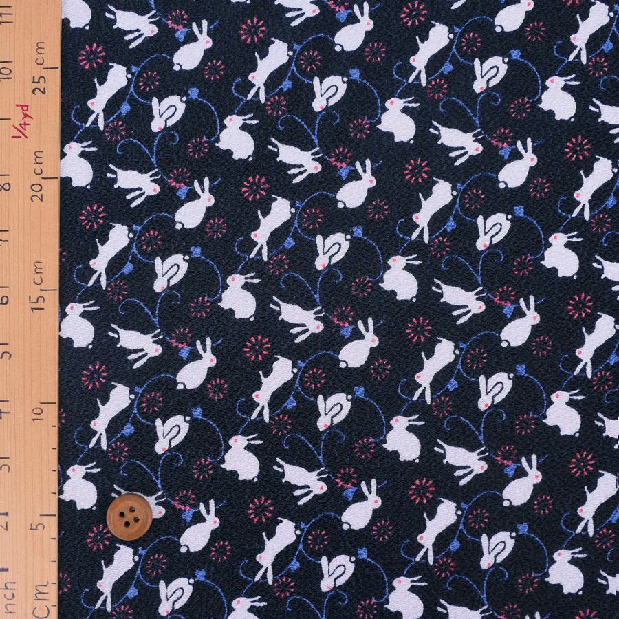 ちりめん生地 うさぎ日和(濃紺)