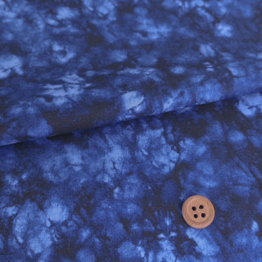  和柄コットン生地 しぼり染め風ぼかし柄(藍色) 10cm単位 切り売り