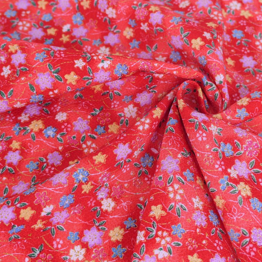 ちりめん生地 ぼかし地に芝と小花(赤)
