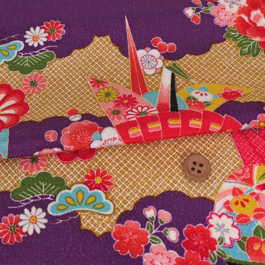 正絹 はぎれ サーモンピンク金彩蝶（古典的|和生地通販 布がたり）