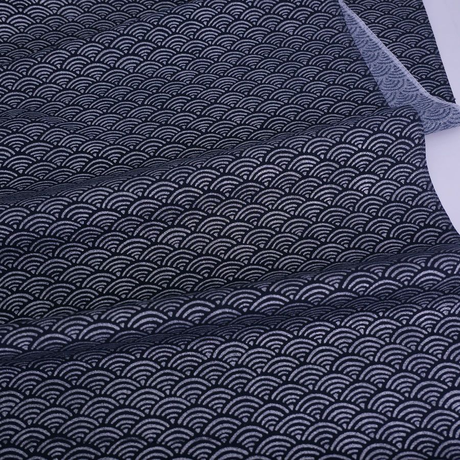 和柄コットン生地 煌めく青海波(銀/濃紺) 10cm単位 切り売り
