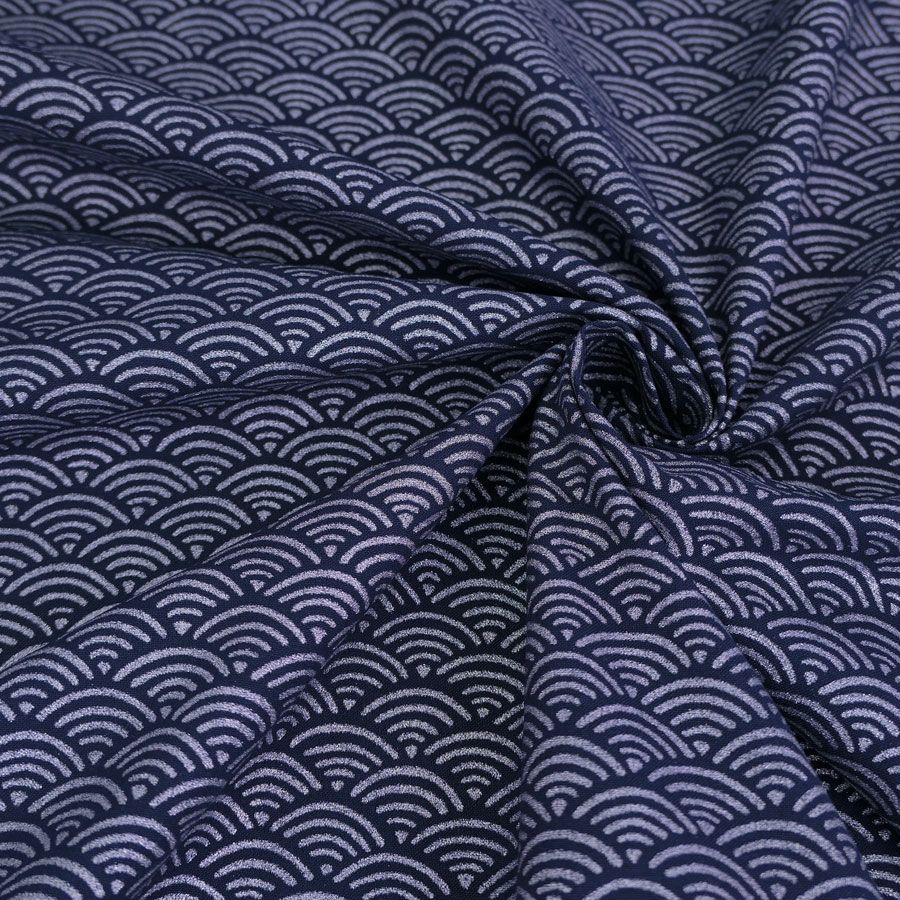  和柄コットン生地 煌めく青海波(銀/濃紺) 10cm単位 切り売り
