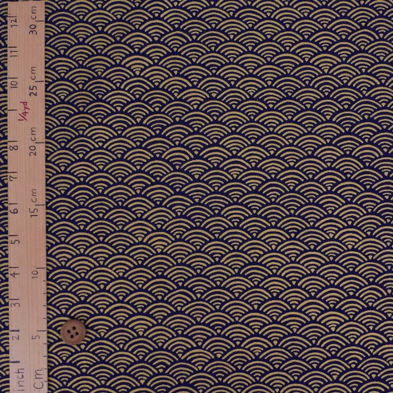  和柄コットン生地 煌めく青海波(金/濃紺) 10cm単位 切り売り