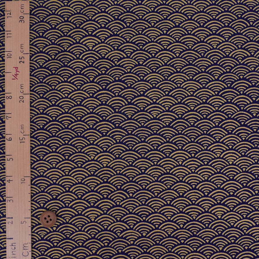  和柄コットン生地 煌めく青海波(金/濃紺) 10cm単位 切り売り