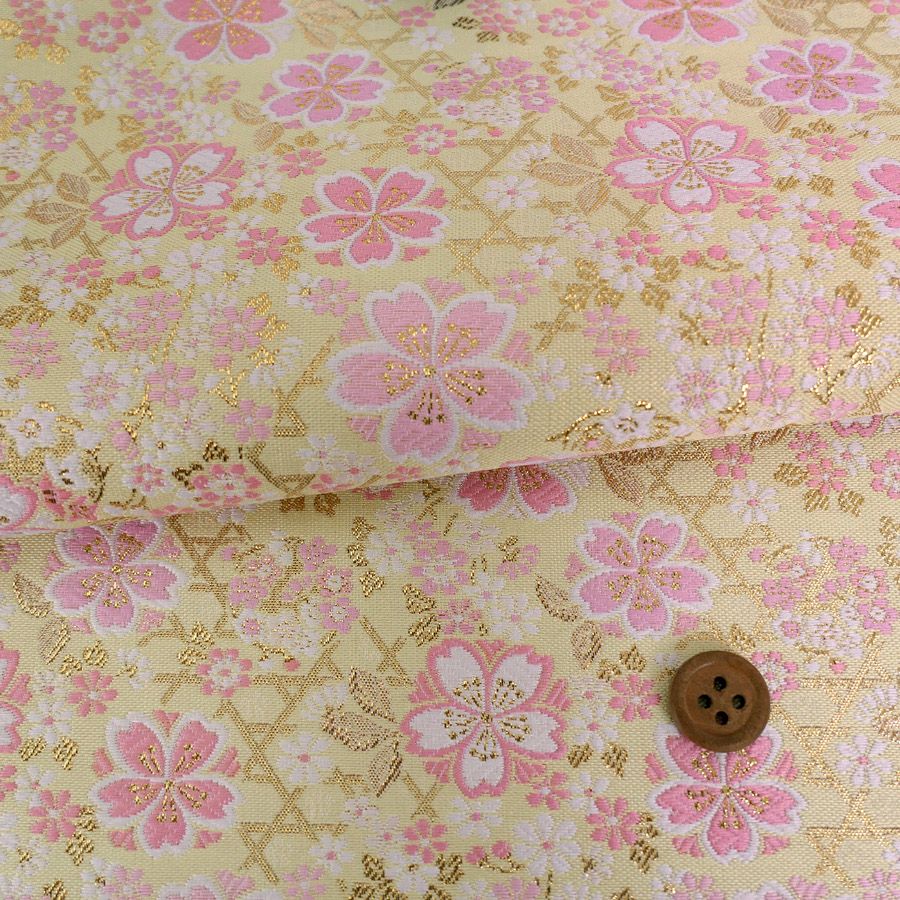 金襴生地(金らん) 金のかごめに桜づくし(クリームイエロー)