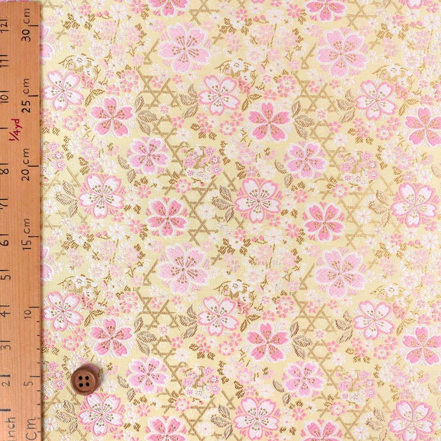金襴生地(金らん) 金のかごめに桜づくし(クリームイエロー)