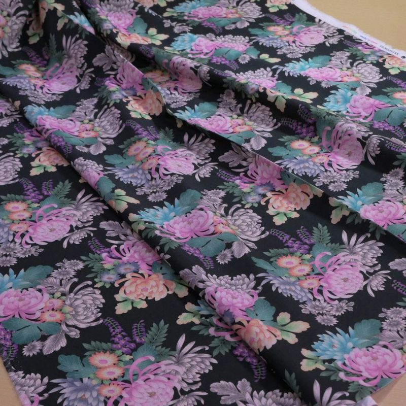 和柄コットン生地 大輪菊の花寄せ(黒) 10cm単位 切り売り