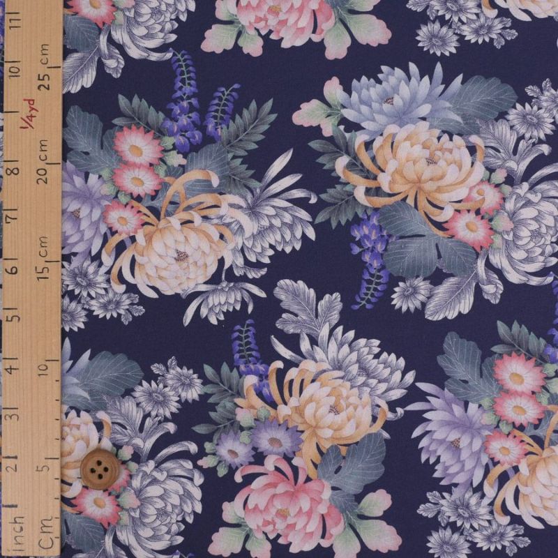 和柄コットン生地 大輪菊の花寄せ(紺) 10cm単位 切り売り