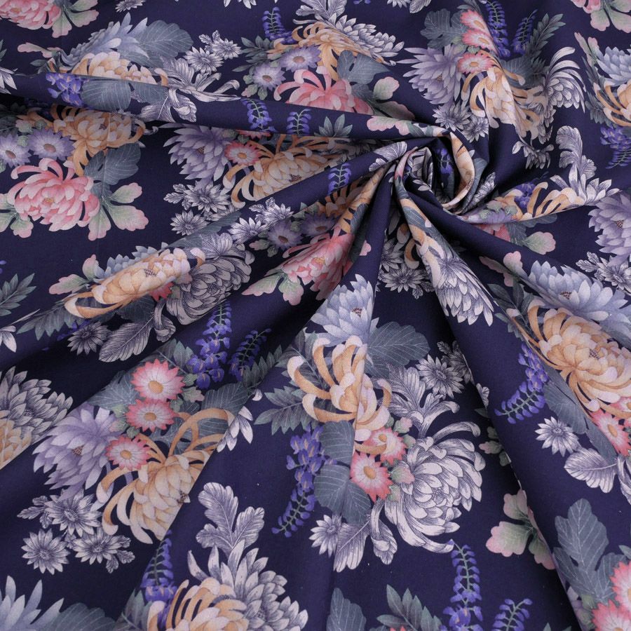 和柄コットン生地 大輪菊の花寄せ(紺) 10cm単位 切り売り