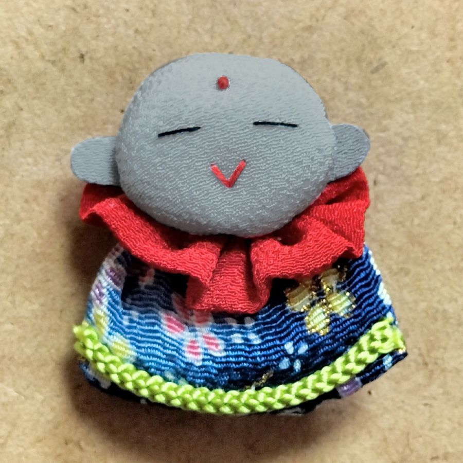ちりめん手芸キット ほほえみ地蔵のチャーム・2個セット やさしい笑顔で見守ってくれる可愛いお地蔵さんをお守りに