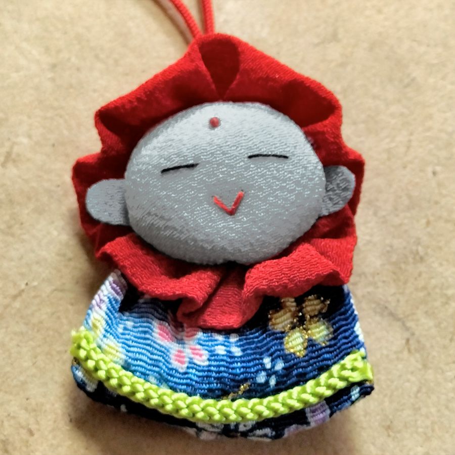 ちりめん手芸キット ほほえみ地蔵のチャーム・2個セット やさしい笑顔で見守ってくれる可愛いお地蔵さんをお守りに