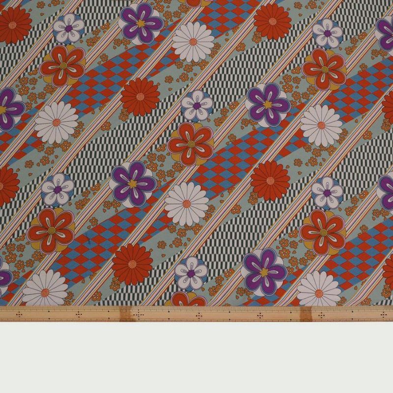 ポリちりめん生地 斜め市松に花(浅緑) 10cm単位 切り売り 衣装向き洗えるちりめん よさこい 水洗い可能 昭和レトロ和柄